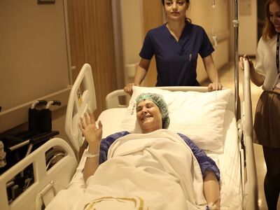 Caroline, kostenplaatje voor buikwandcorrectie in NL te hoog