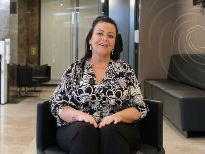 Sjanine, niet tevreden van buikwandcorrectie in Nederland nu naar Esteworld