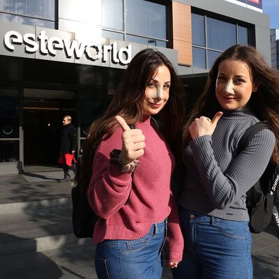 2 zusjes neuscorrectie bij Esteworld