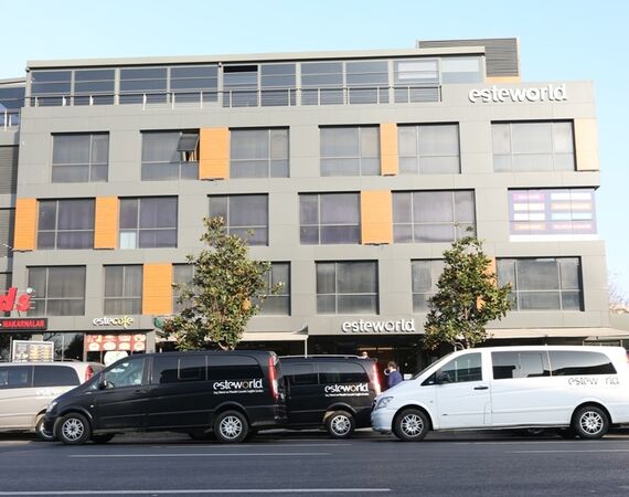 Kemal Parking/Deurman