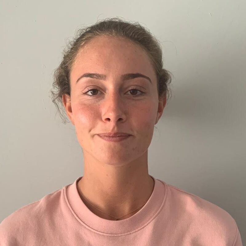 Marielle, voor een neuscorrectie moet je bij Esteworld zijn.