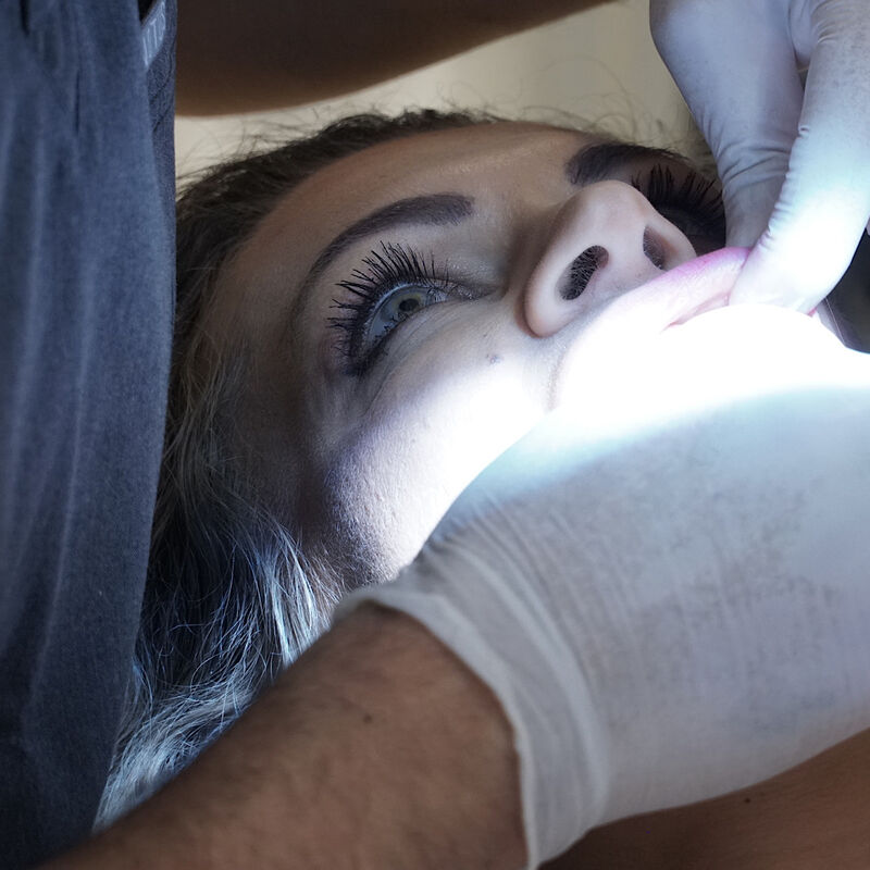 @EvelienNellen voor kronen en facings naar Turkije