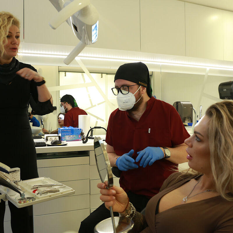 @EvelienNellen voor kronen en facings naar Turkije