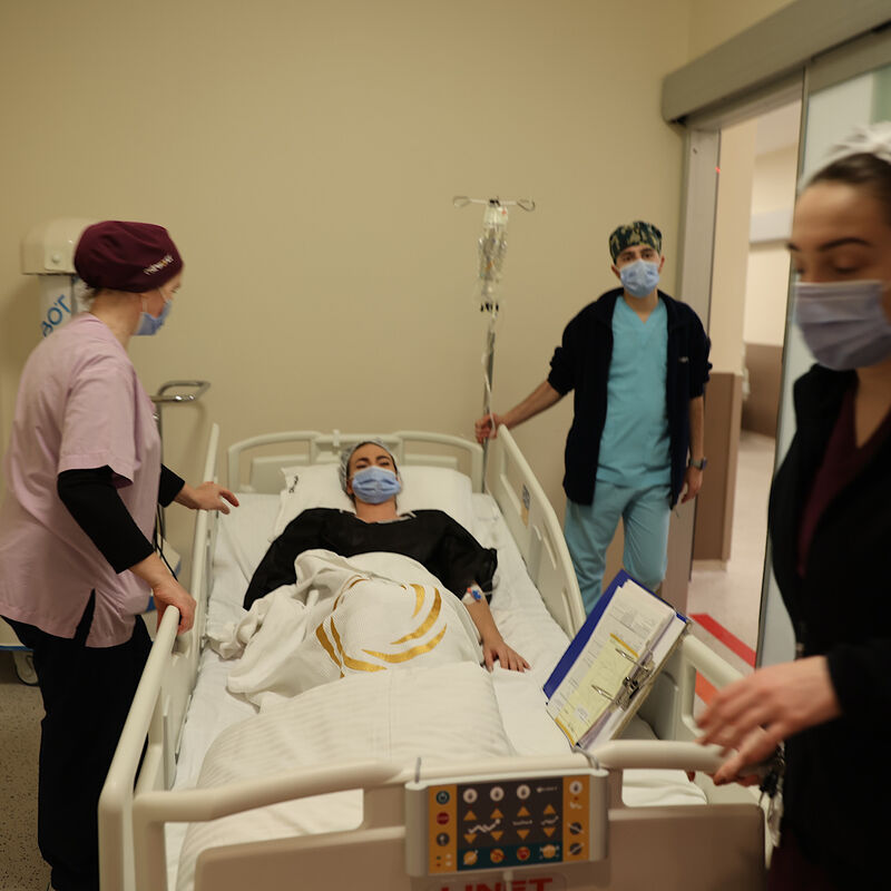 Influencer @Fleur.js, Ik voel me echt vrouw met mijn nieuwe borsten!