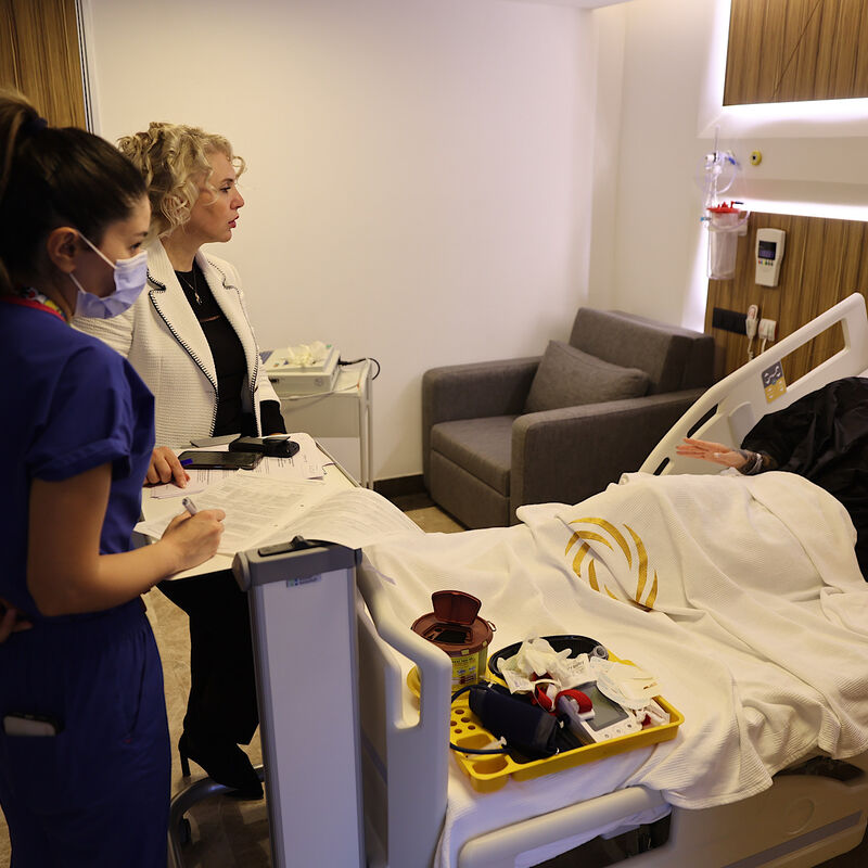 Influencer @Fleur.js, Ik voel me echt vrouw met mijn nieuwe borsten!