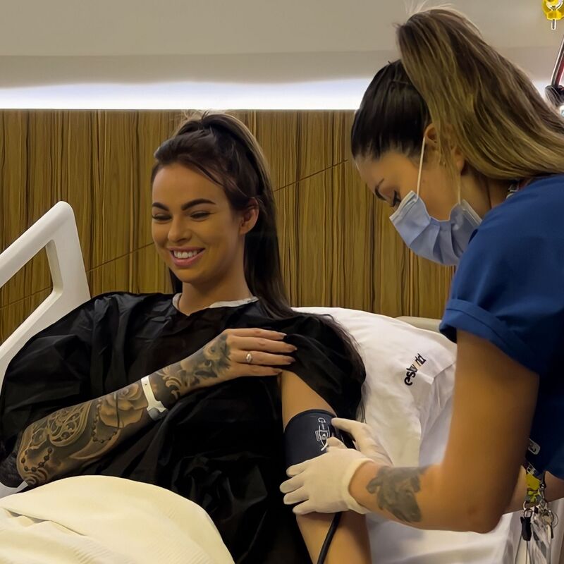 Influencer @Fleur.js, Ik voel me echt vrouw met mijn nieuwe borsten!