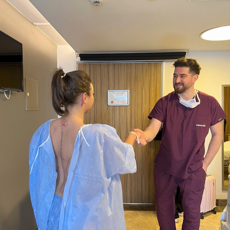 De BBL en liposuctie van Rebecca bij Esteworld