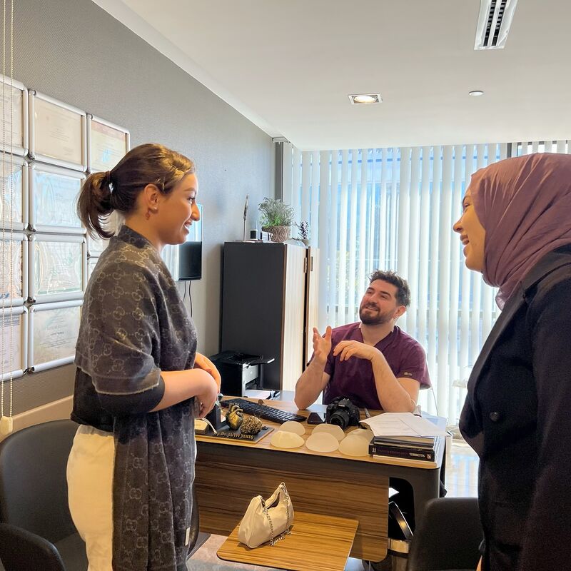 De BBL en liposuctie van Rebecca bij Esteworld