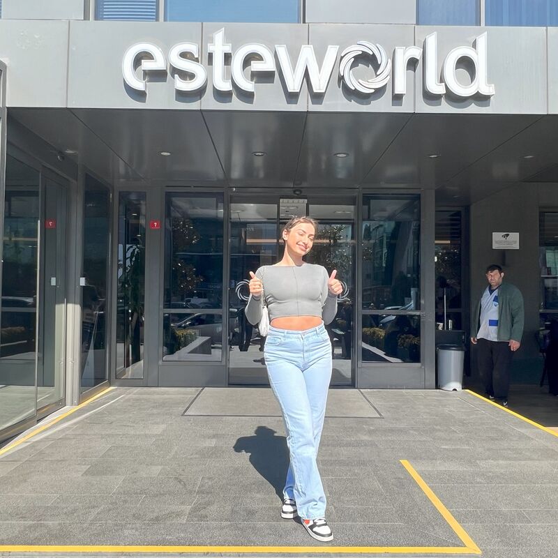 De BBL en liposuctie van Rebecca bij Esteworld