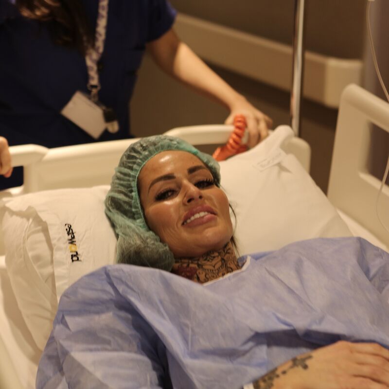 Zangeres Daisy Talens borstvergroting @ Esteworld