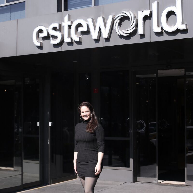 Caroline, kostenplaatje voor buikwandcorrectie in NL te hoog