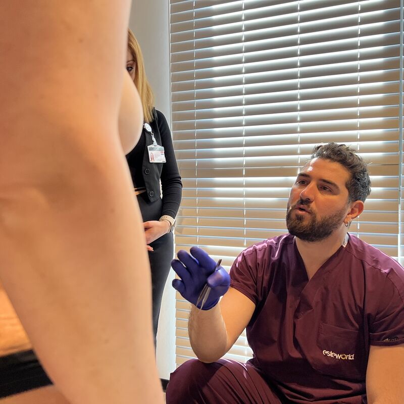 Caroline, kostenplaatje voor buikwandcorrectie in NL te hoog