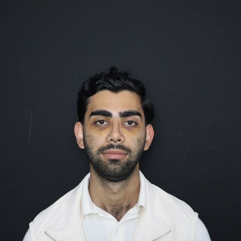 Alireza, mijn neus past nu perfect bij mijn gezicht